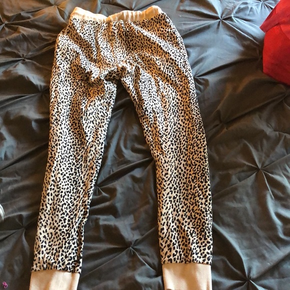 Brickyard buffalo Cheetah Joggers Lounge Set - Picture 4 of 7